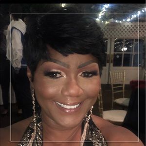 Meet your Posher, Shannette